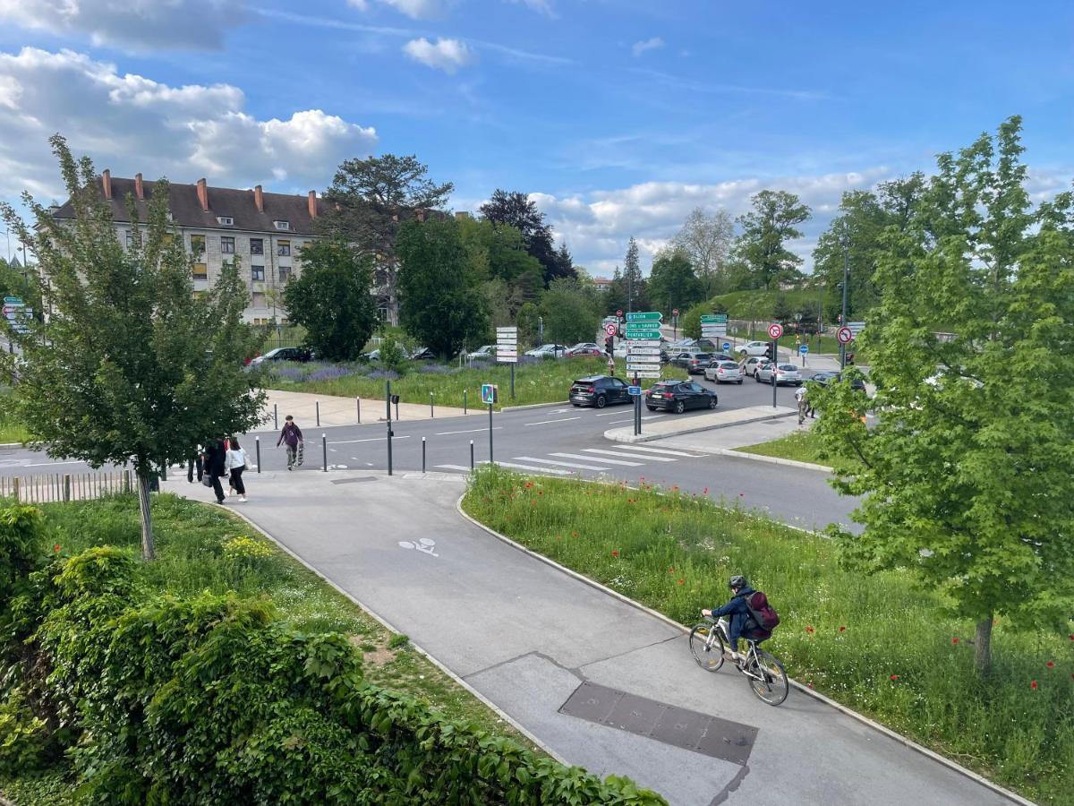 Situe A 5 Minutes De La Gare Appartement Besançon Buitenkant foto